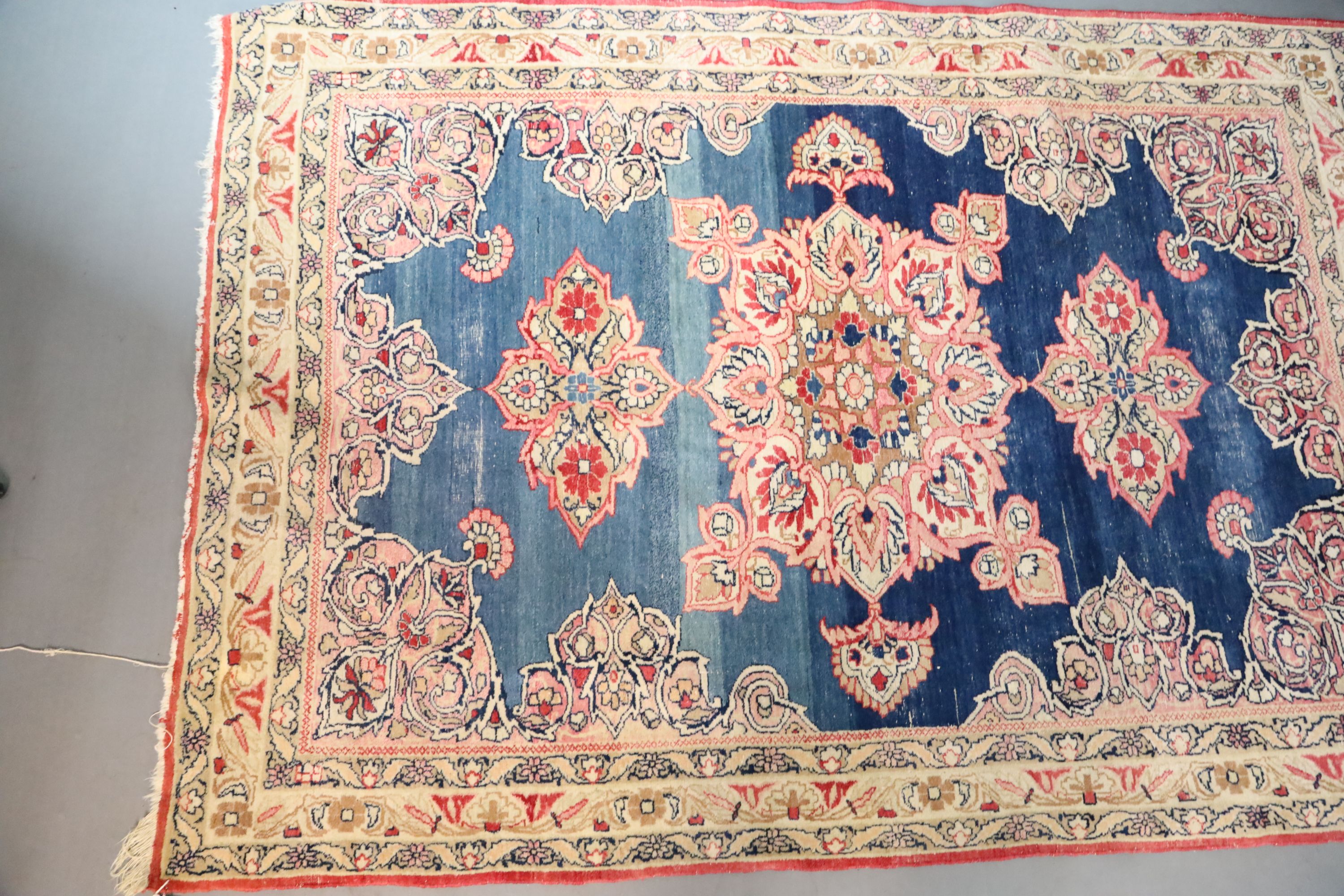 A Kerman Lavar rug, 193 x 134cm